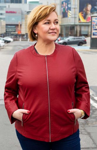 Jachetă roșie clasică cu buzunare