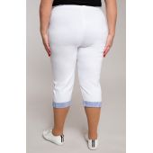 Pantaloni trei sferturi albi cu dungi