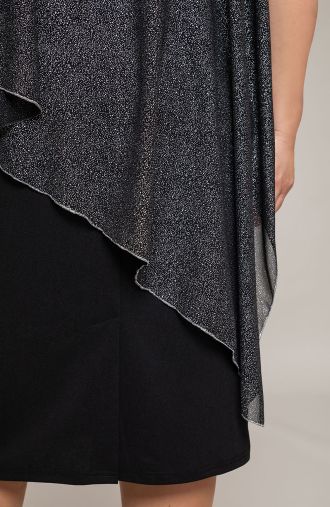 Rochie neagră cu pelerină asimetrică argintie
