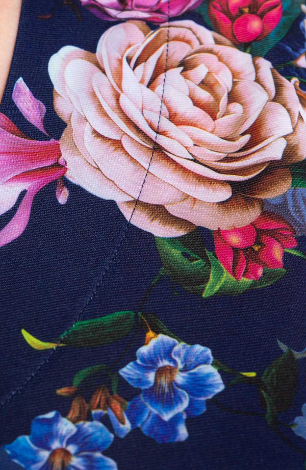 Bluza bleumarin cu flori