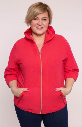 Czerwona bluza z bawełny z kapturem - moda dla puszystych