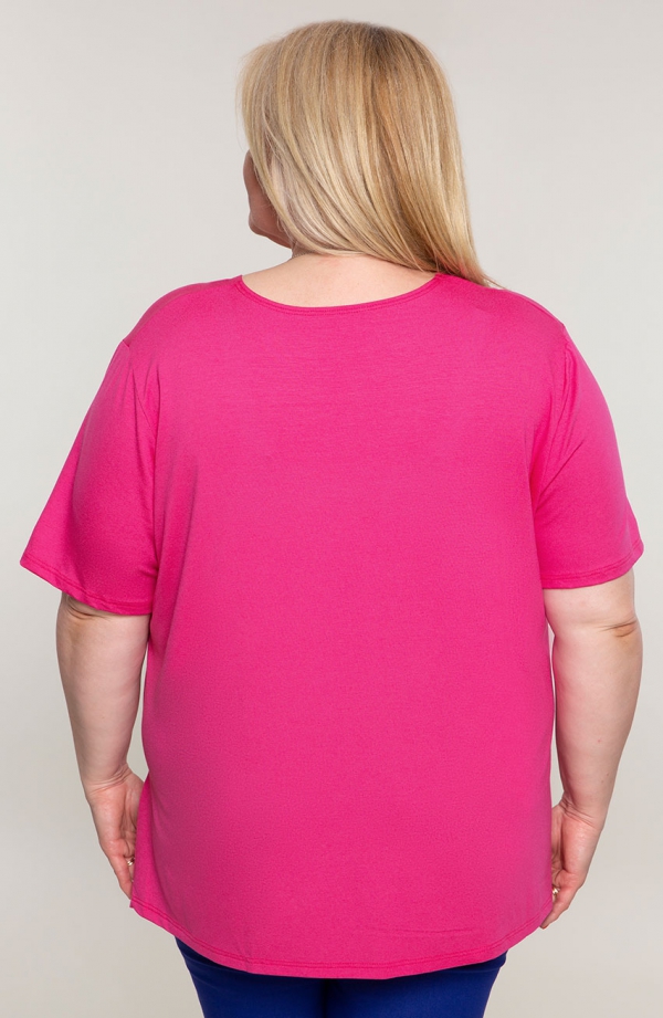 Różowa dzianinowa koszulka - moda plus size