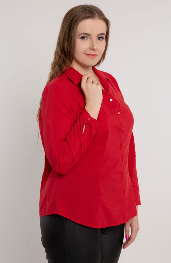 Bluzki damskie duże rozmiary - klasyczna czerwona koszula dekolt V